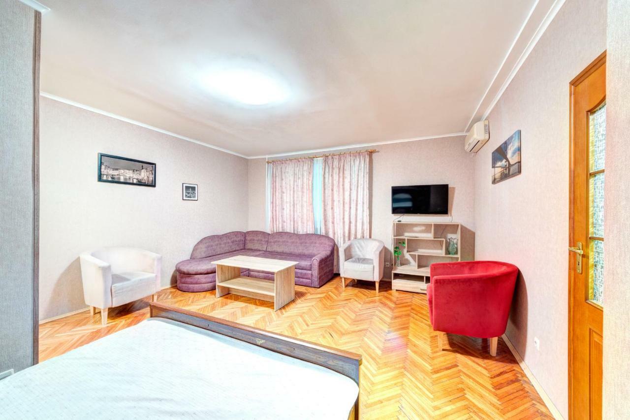 Apartments Near The Palace Of Sports Киев Экстерьер фото