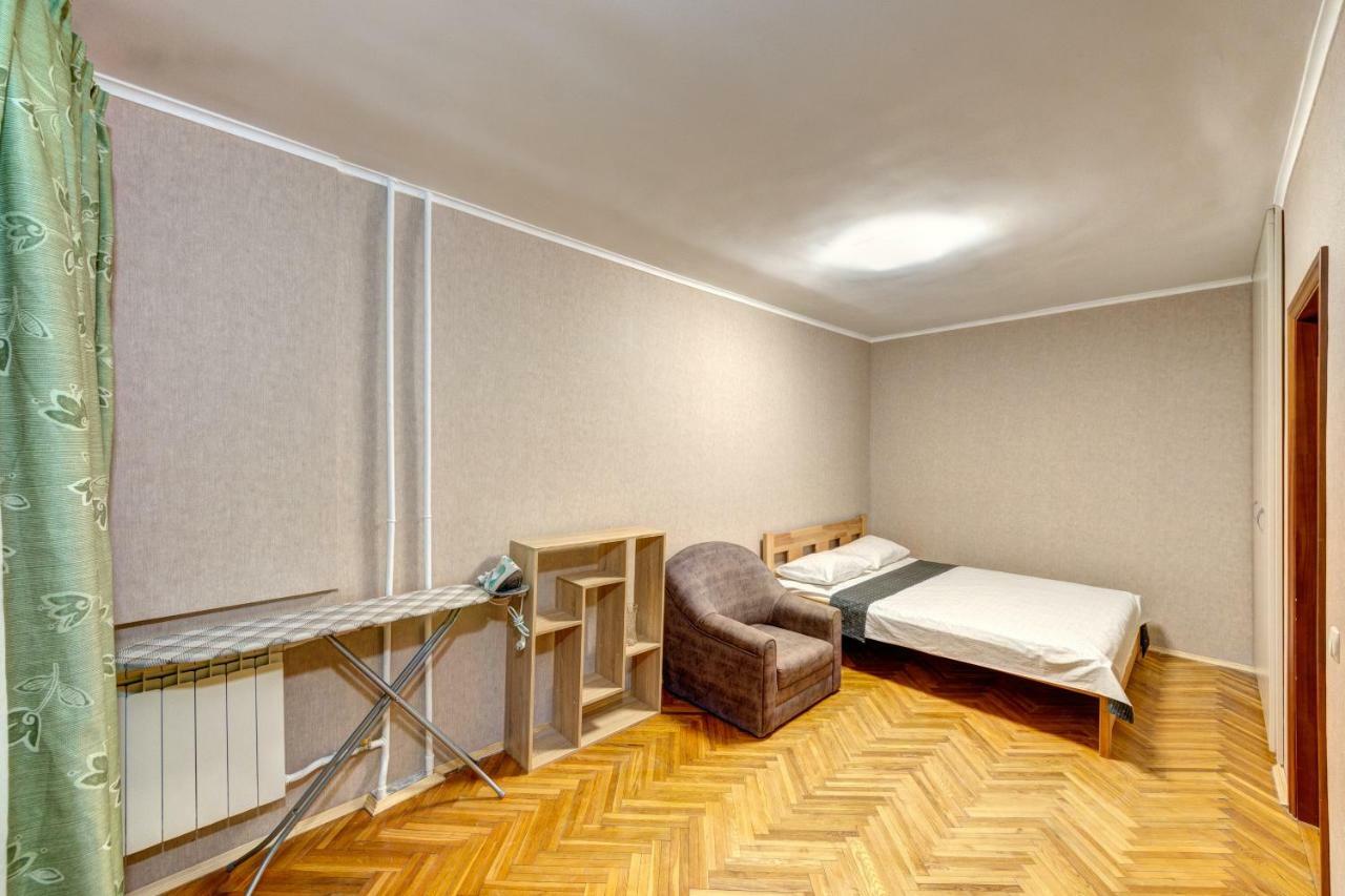 Apartments Near The Palace Of Sports Киев Экстерьер фото