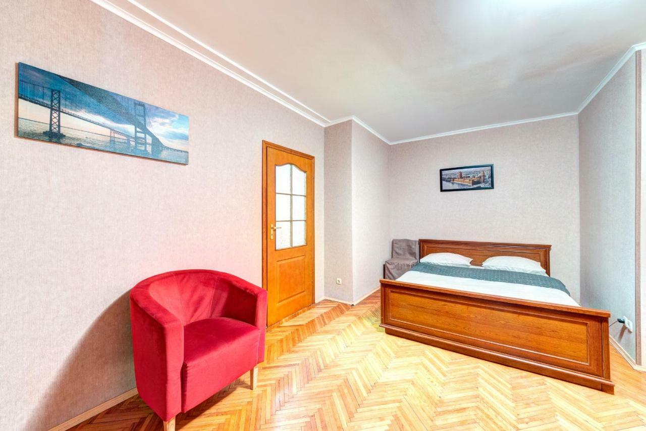 Apartments Near The Palace Of Sports Киев Экстерьер фото