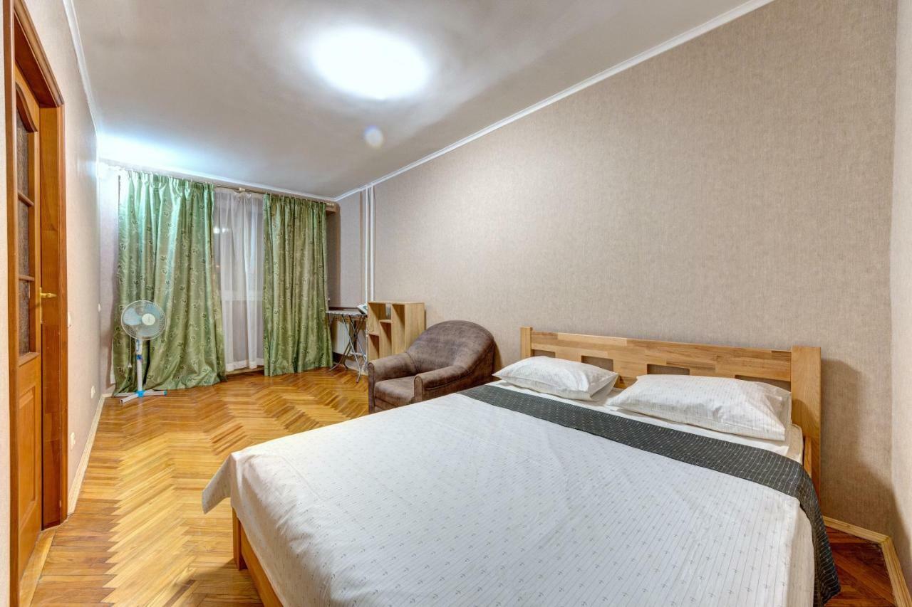Apartments Near The Palace Of Sports Киев Экстерьер фото